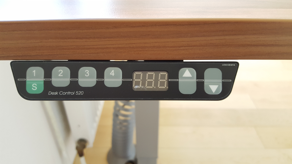 Desk memory console